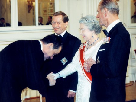 S anglickým královským párem a prezidentem Václavem Havlem
